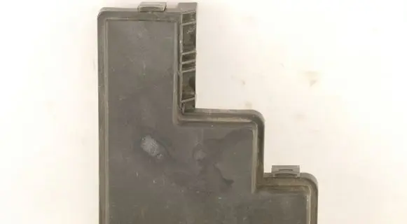 Nissan X-Trail T32 Fuse box cover