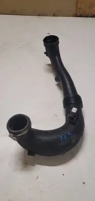 Mercedes-Benz C W205 Turbo air intake inlet pipe/hose A2740900329