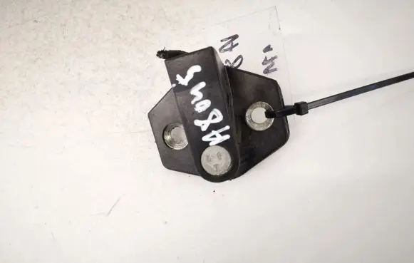 BMW 5 E39 Rear door lock loop/hook striker 8176350