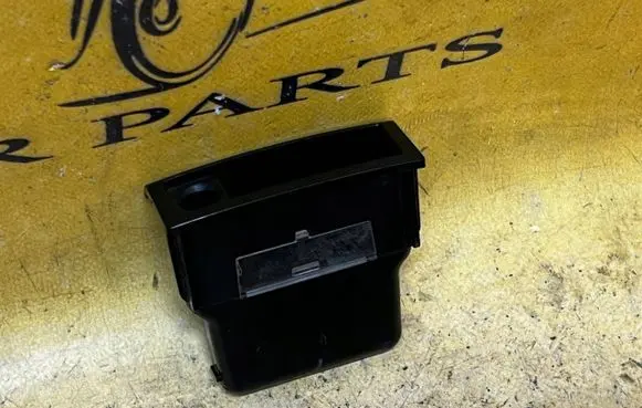 Porsche Cayenne (92A) Ashtray (front) 