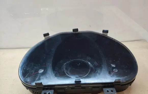 KIA Sportage Speedometer (instrument cluster) 940113U037