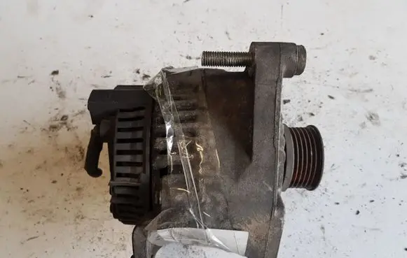 Audi A6 S6 C4 4A Generator/alternator