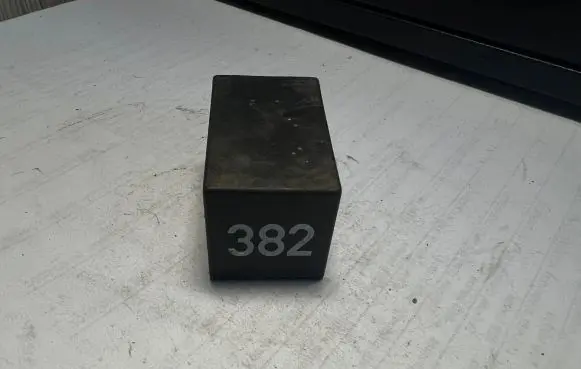 Audi A4 S4 B5 8D Other relay 4D0907131 D11301