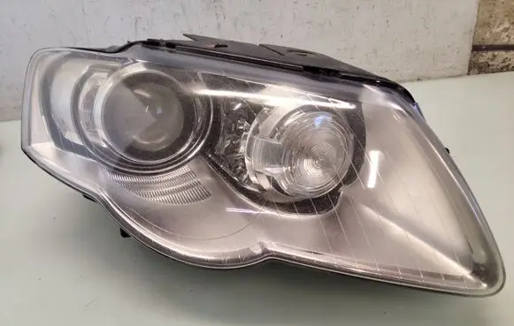 Volkswagen PASSAT B6 Headlight/headlamp 