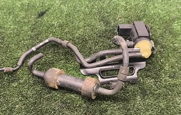 Volkswagen PASSAT CC Vacuum valve 1K0906627A