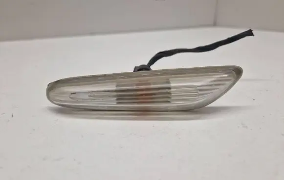 BMW 5 E60 E61 Front fender indicator light 7165742
