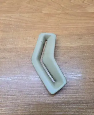 Volvo XC70 Seat belt trim 