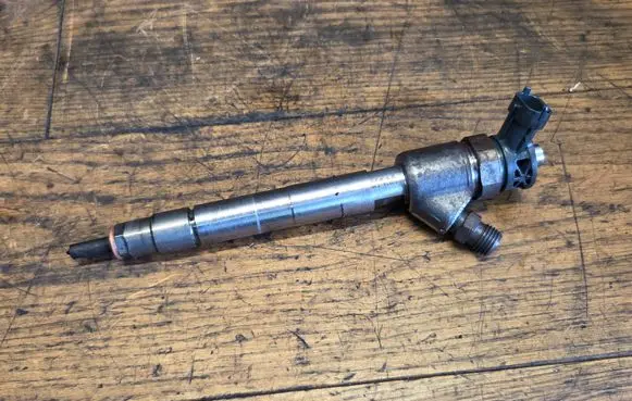 Fuel injector