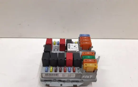 Fiat Croma Fuse module 11908 0051738102057657 51738102