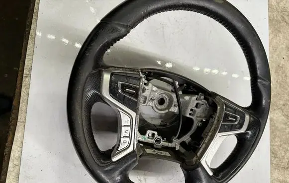 Mitsubishi L200 Steering wheel 4400A905