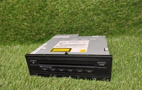 Audi A6 S6 C6 4F CD/DVD changer 4E0910110L 4E0035110A