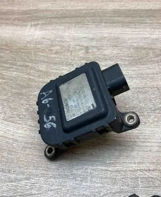 Audi A6 S6 C5 4B Air flap motor/actuator 4B1820511B 0132801135
