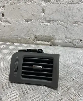 Nissan X-Trail T31 Dash center air vent grill P19680A75010 P1680A75410 68761JG00B
