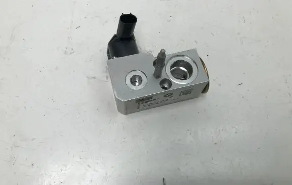 Air conditioning (A/C) expansion valve