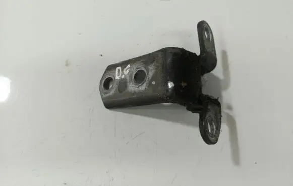 Toyota Avensis T250 Rear door lower hinge 