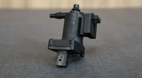 Mercedes-Benz CLK A209 C209 Turbo solenoid valve 2038000178 A2038000178