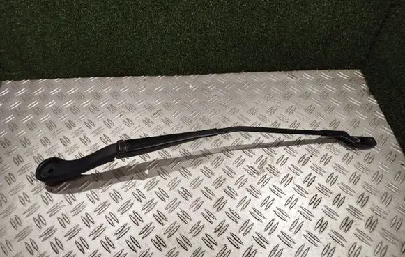 Front wiper blade arm