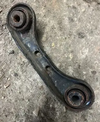 Honda CR-V Rear control arm