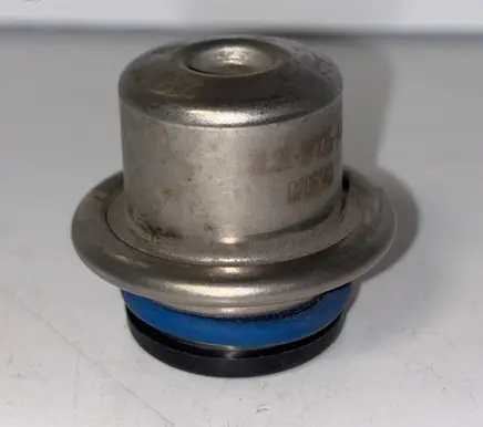Ford Focus Fuel pressure sensor 3L2E9F775AA