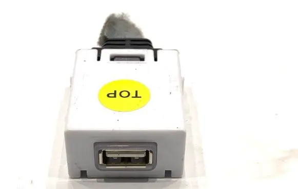 Hyundai i30 USB socket connector 