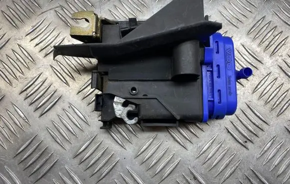 Audi A4 S4 B5 8D Rear door lock 8D0839015A