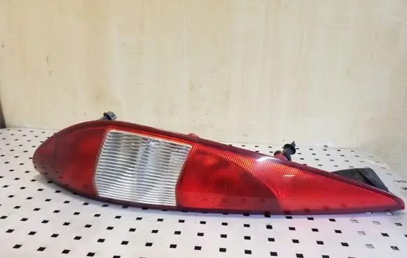 Ford Mondeo Mk III Rear/tail lights 1S7114405C