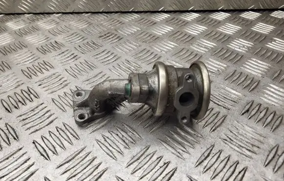 Audi A4 S4 B6 8E 8H EGR valve 06C131165B 06C131101