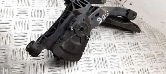 Hyundai i40 Accelerator throttle pedal 327272T900