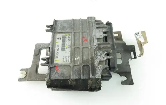 Volkswagen Polo III 6N 6N2 6NF Engine control unit/module 030906026AC 0261203744