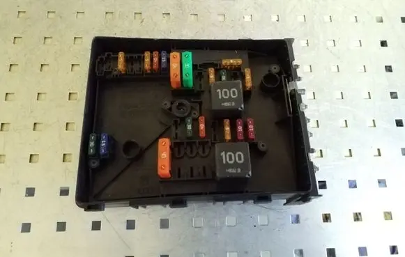 Volkswagen Touran I Fuse box set 1K0937125A 1K0937800BG 1K0937804F