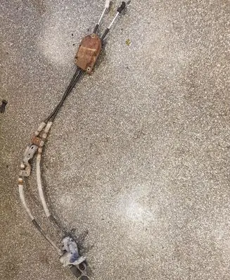 Gear shift cable linkage