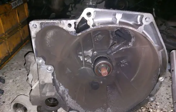 Manual 5 speed gearbox