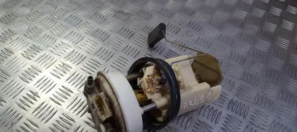 Mitsubishi Carisma In-tank fuel pump 09750409900