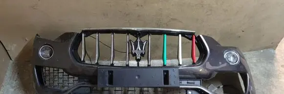 Maserati Levante Front bumper 670041952