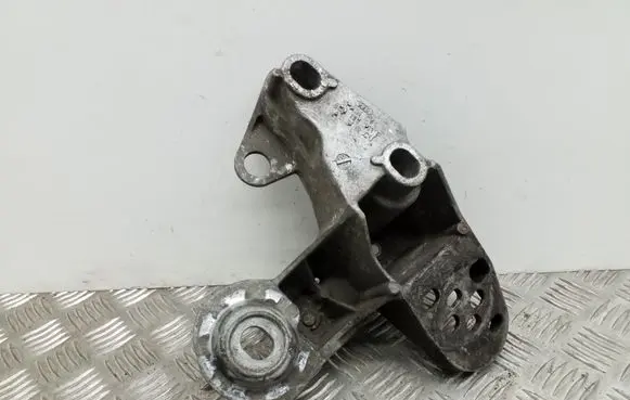 Audi A4 S4 B6 8E 8H Engine mounting bracket 8E0199351F