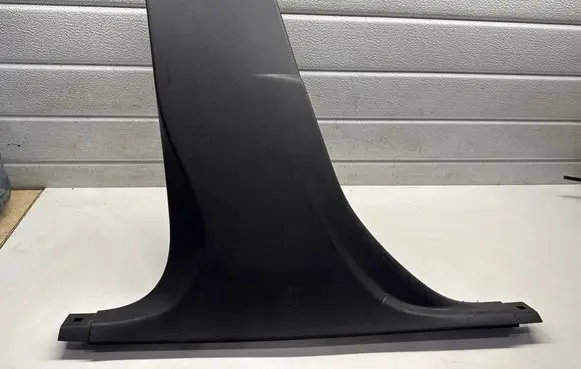 Volvo V40 (B) pillar trim (bottom) 31102351