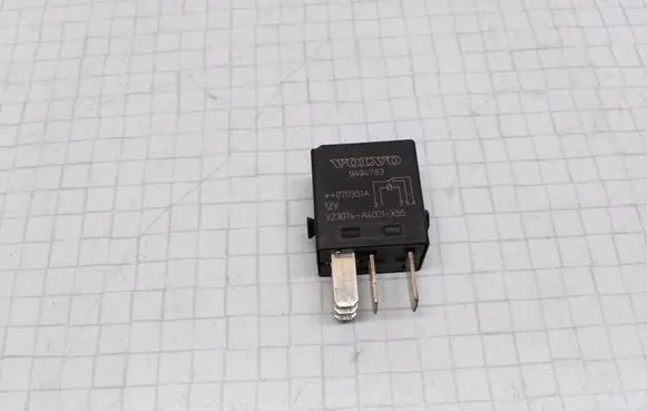 Volvo V70 Other relay 9494783 070351A V23074A4001X55
