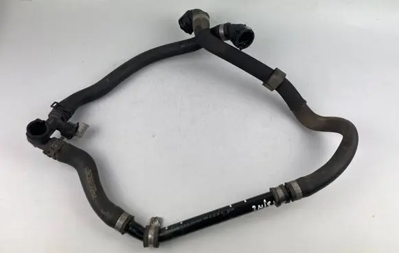 Engine coolant pipe/hose