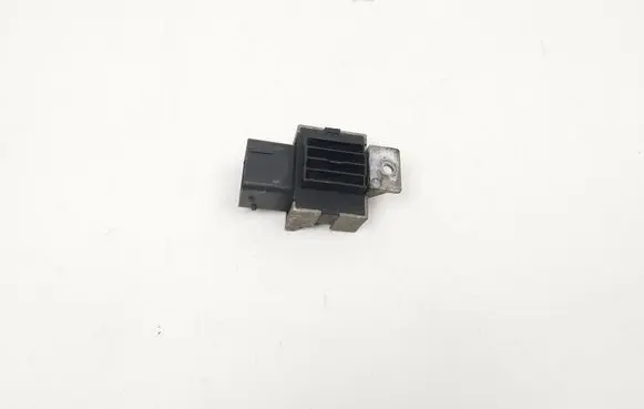 Glow plug pre-heat relay