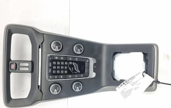 Volvo V40 Cross country Central console control unit 