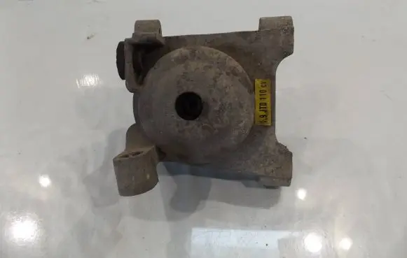 Fiat Stilo Engine mounting bracket