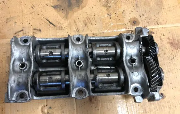 Chrysler Grand Voyager IV Oil pump 6295192