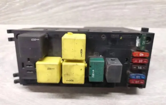 Mercedes-Benz E W210 Fuse box set 0005401550 309871 0225455332