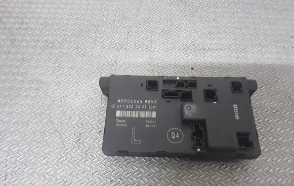 Mercedes-Benz E W211 Door control unit/module 2118200326