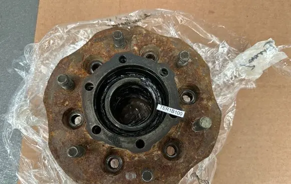 Nissan Terrano Front wheel hub 4020231G90