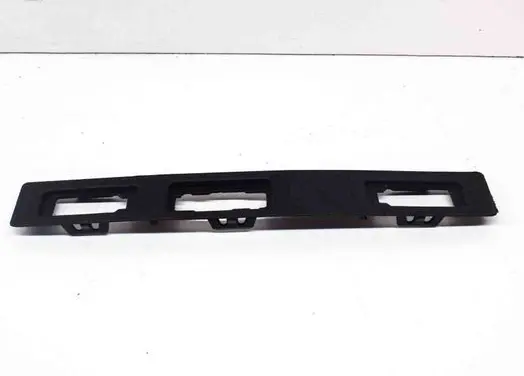 Trunk door license plate light bar