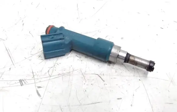 Lexus CT 200H Fuel injector 2325037021 211032626