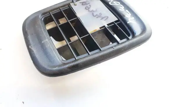 Dash center air vent grill