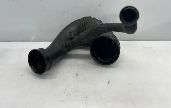 Mercedes-Benz E W211 Turbo air intake inlet pipe/hose A6460940297