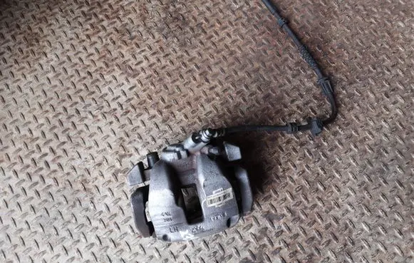 Peugeot 3008 II Front brake caliper